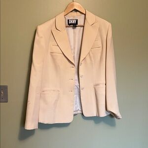 DKNY Women's Cream 3 button Blazer
